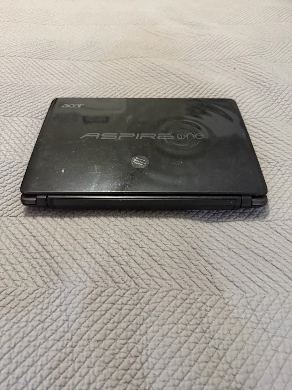 Acer Aspire One 722-0473 Netbook for repair or parts